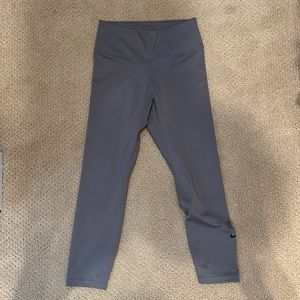 Nike Capri Leggings Small